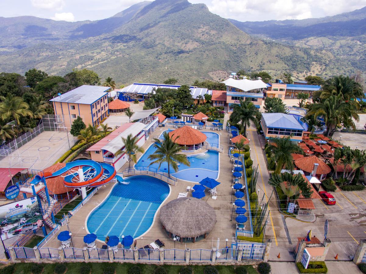 Hotel Chinauta Real Экстерьер фото